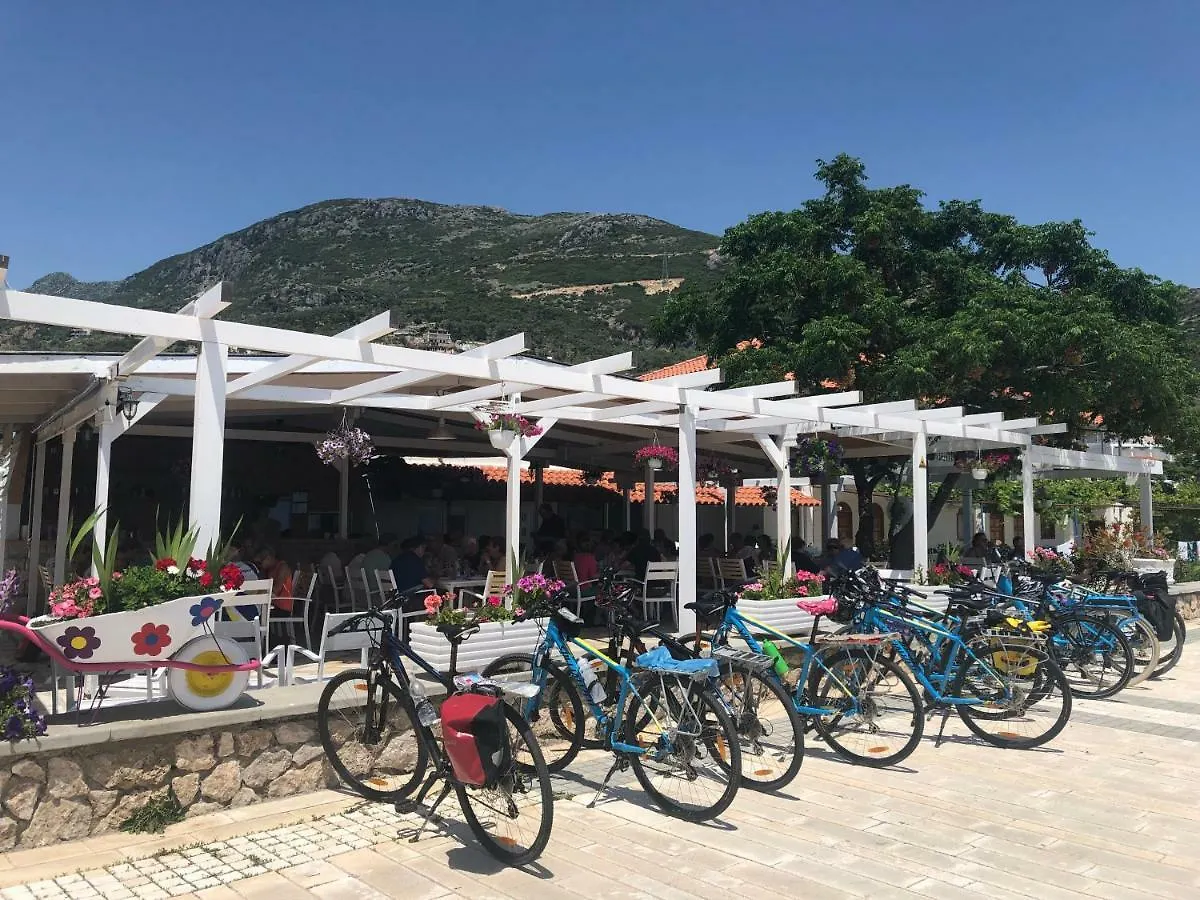 Hotel Riviera Qeparo Guest house